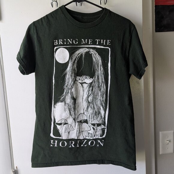 Bring Me The Horizon Dark Green Faceless Girl Band Tee Size Small - Picture 2 of 7